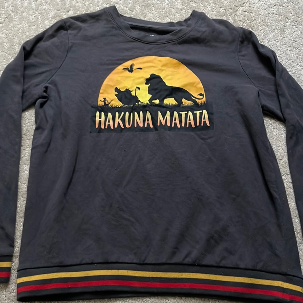 Disney Hakuna Matata sweater XL